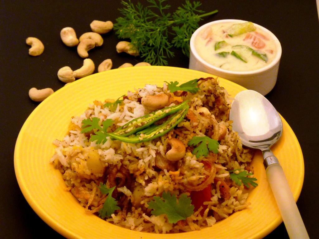 Layered-Vegetable-Dum-Biryani