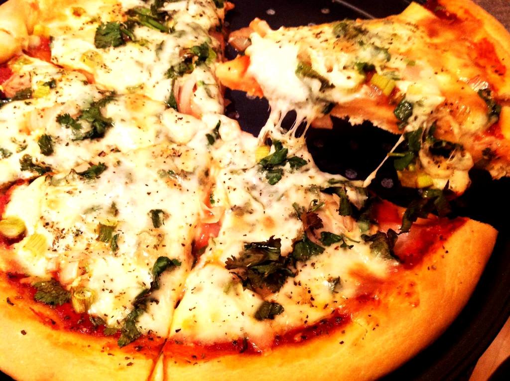 how to make veg mozzeralla cheese Pizza